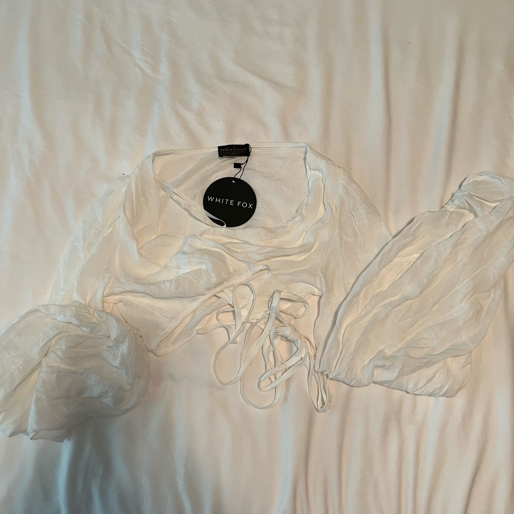 White Fox balloon sleeve crop top